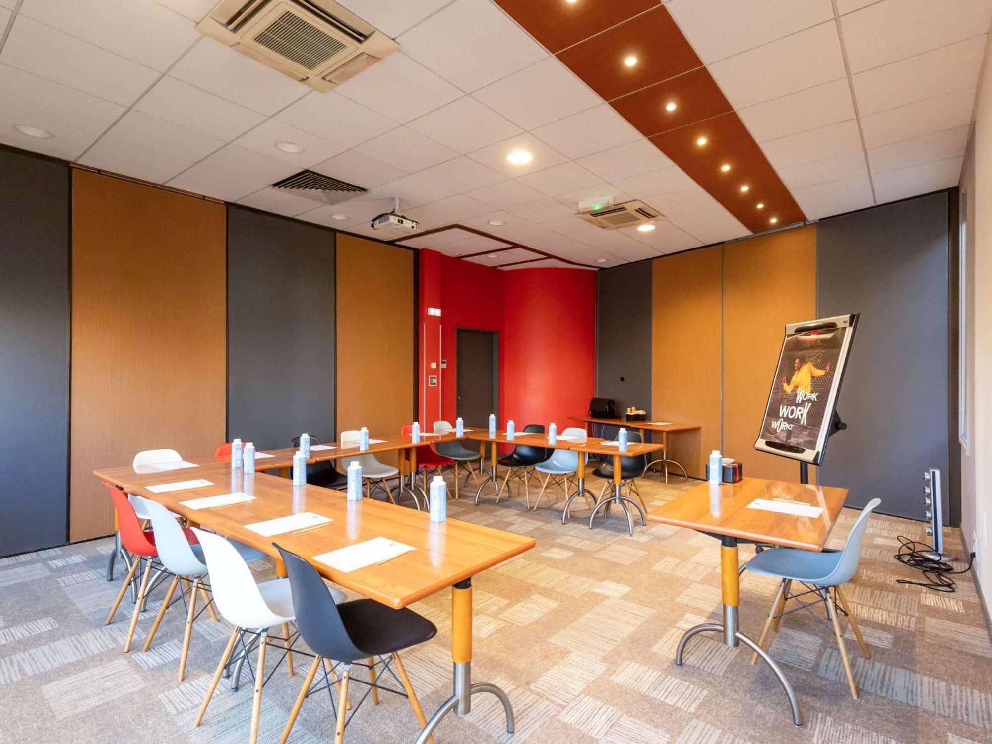 Ibis Le Puy-En-Velay Centre Hotel Exterior photo
