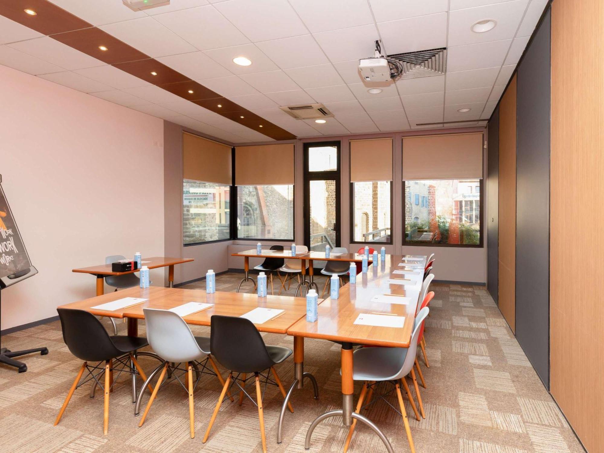Ibis Le Puy-En-Velay Centre Hotel Exterior photo